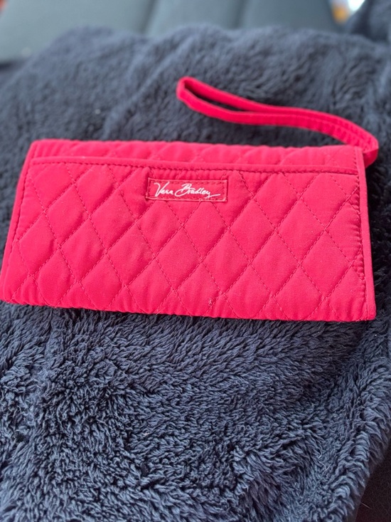 Vera Bradley Handbags - Vera Bradley quilted wallet/Wristlet